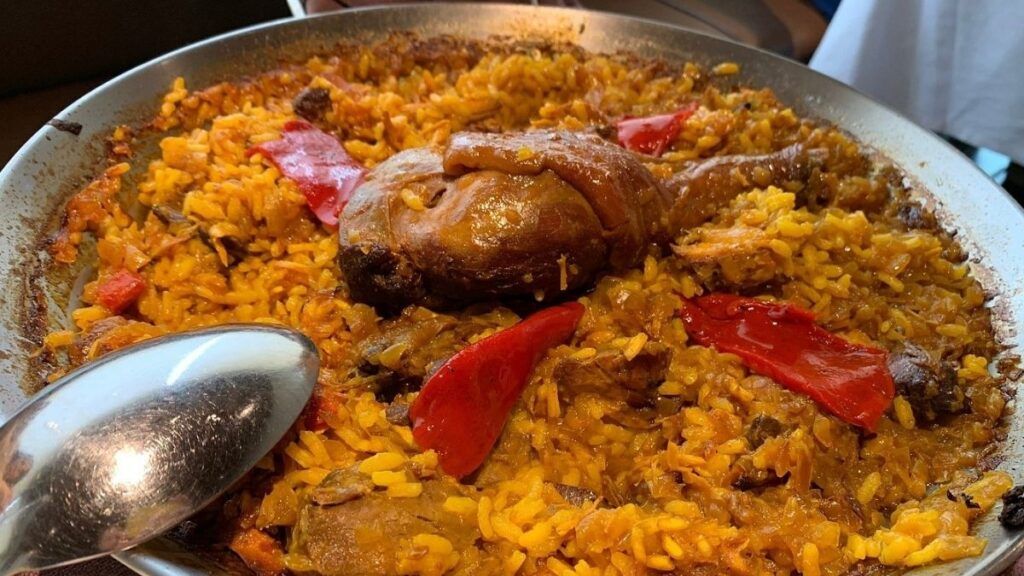 El secreto del mejor arroz con pitu de caleya está en Gozón en Casa Belarmino