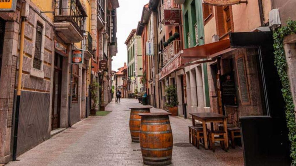 Ruta por los pueblos más bonitos cerca de Llanes: arenales ocultos y paradas obligatorias para comer