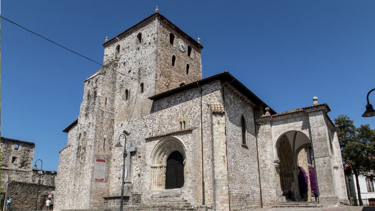 Más allá de Covadonga: las 5 basílicas asturianas que (casi) nadie conoce y deberías visitar