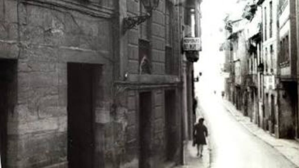 La Calle Oscura,  el callejón medieval de Oviedo que cambió su nombre por un acuerdo municipal