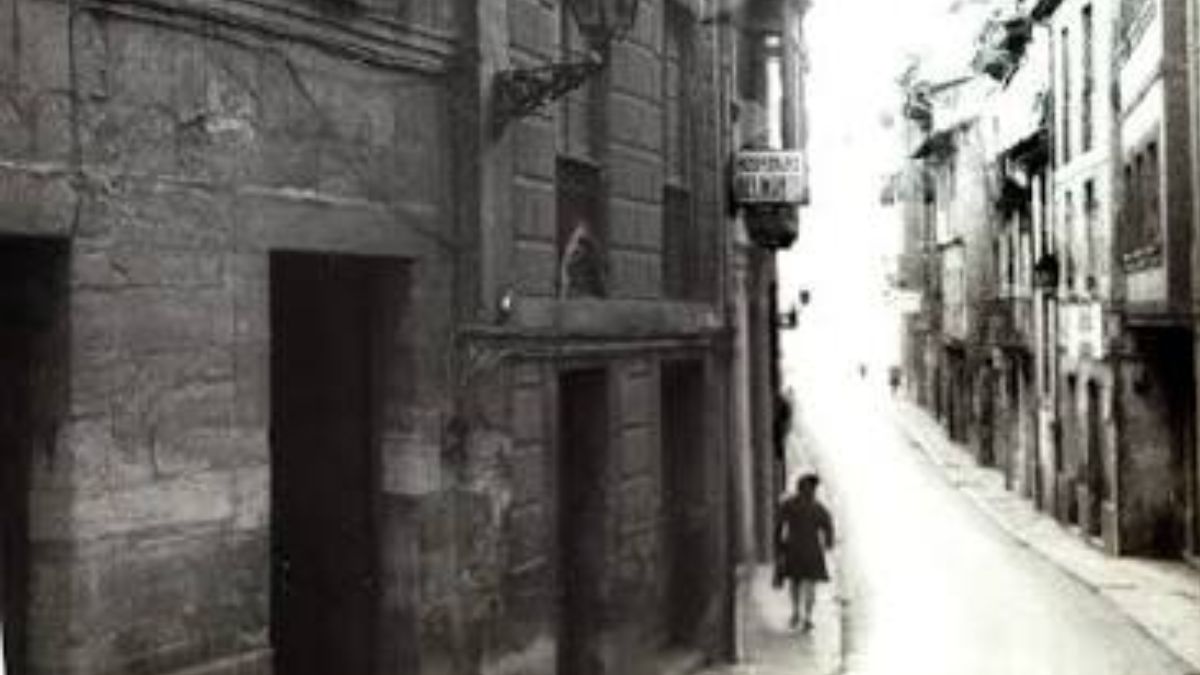 La Calle Oscura, el callejón medieval de Oviedo que cambió su nombre por un acuerdo municipal