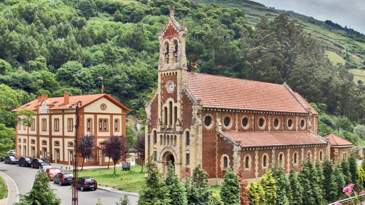 Bustiello, el pueblo minero que un marqués construyó en Asturias Bustiello, el pueblo minero que un marqués construyó en Asturias