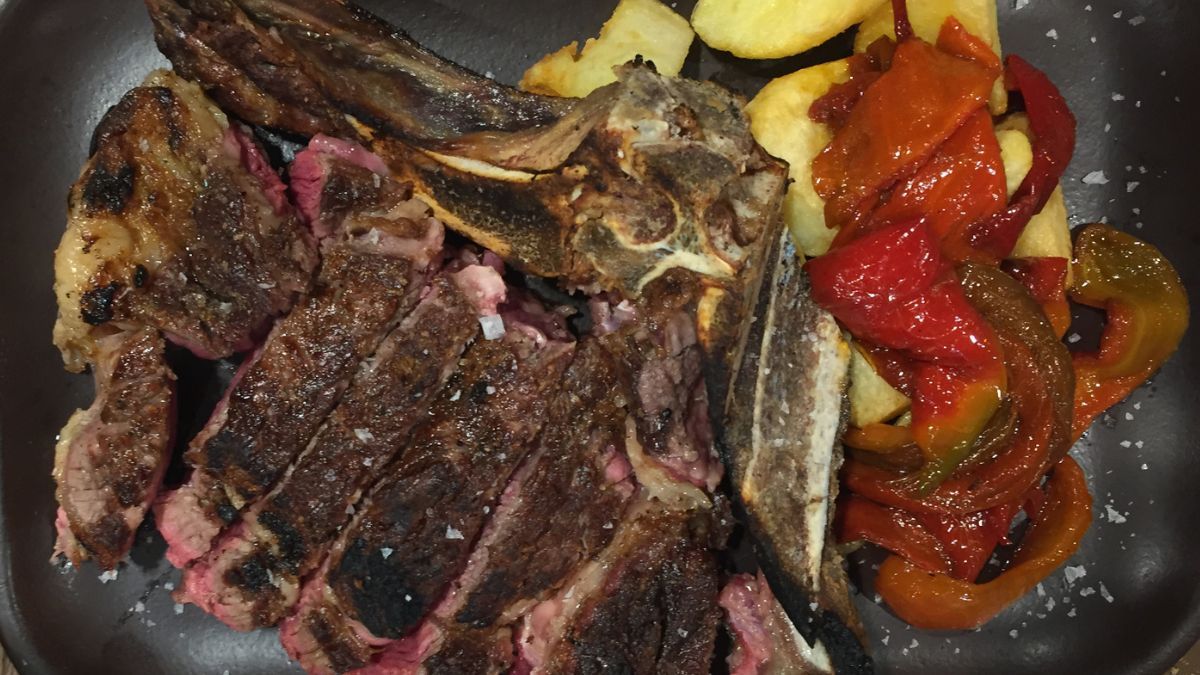 Más allá del cachopo, 3 paradas exclusivas en la calle Gascona que los turistas suelen pasar por alto