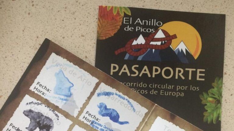 Dos pasaportes para un parque, así se sella el paso por los Picos de Europa