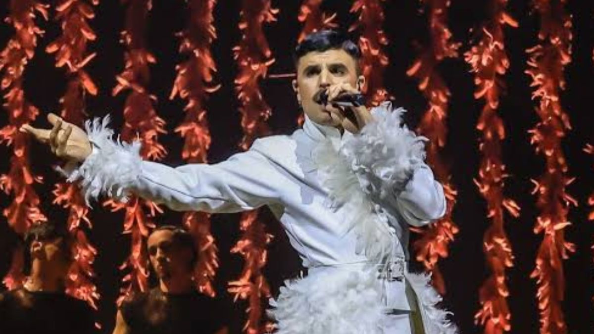 Por qué Rodrigo Cuevas, el Freddie Mercury asturiano, no se muda de una aldea de Piloña