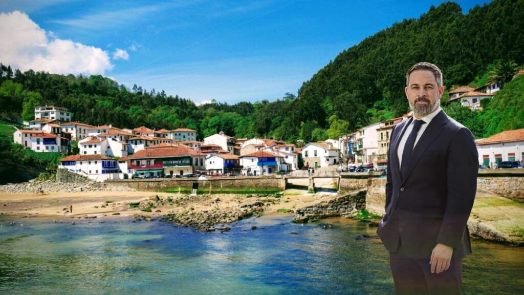 El refugio veraniego de Santiago Abascal en Tazones, el pueblo que desembarcó a un emperador y a un político