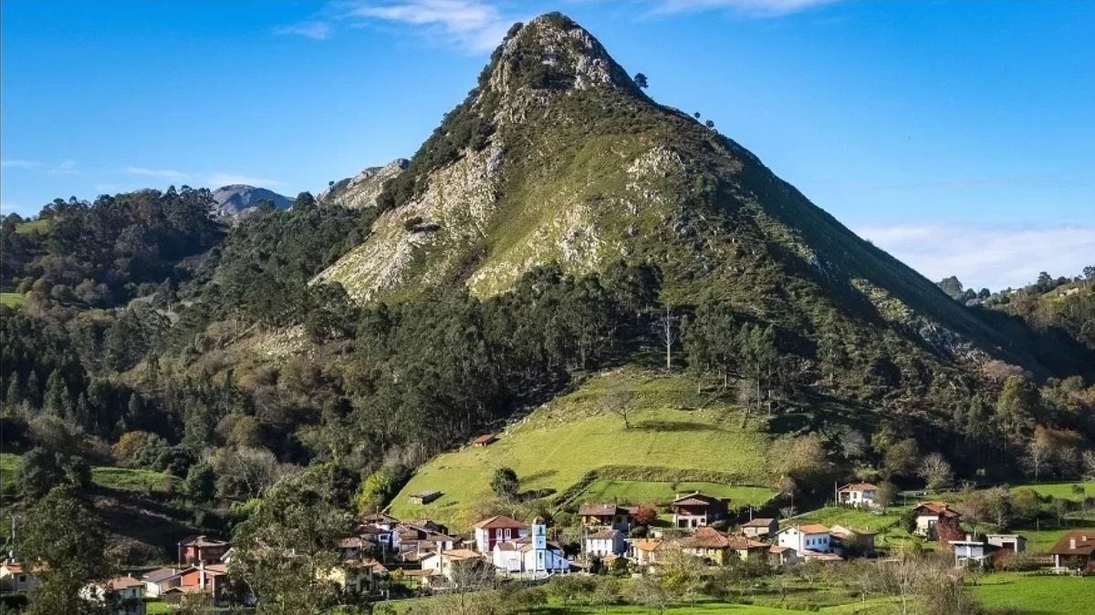 Ruta por los pueblos más bonitos cerca de Llanes: arenales ocultos y paradas obligatorias para comer Ruta por los pueblos más bonitos cerca de Llanes: arenales ocultos y paradas obligatorias para comer